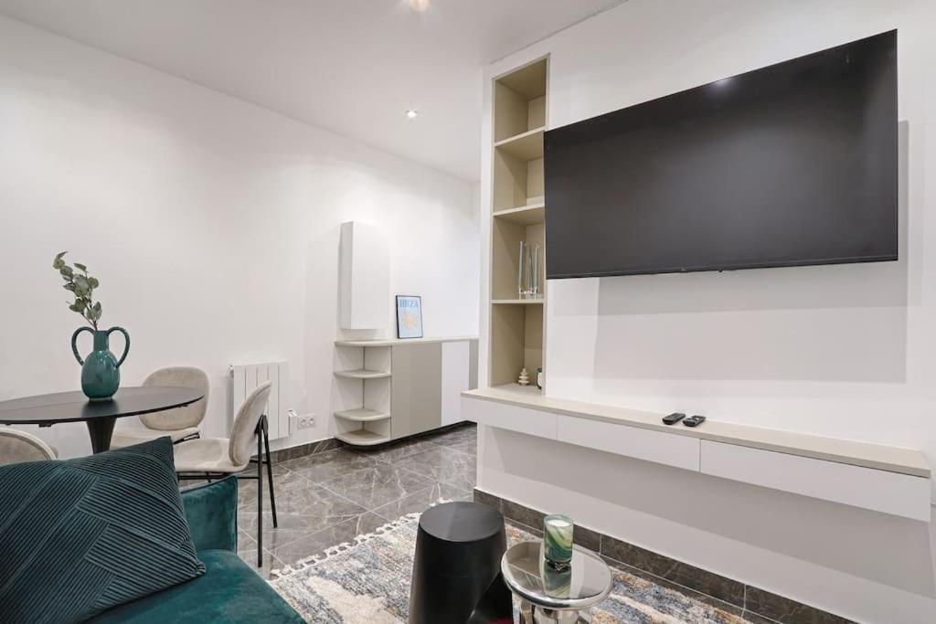Appartement Buttes Chaumont Charming 4p *