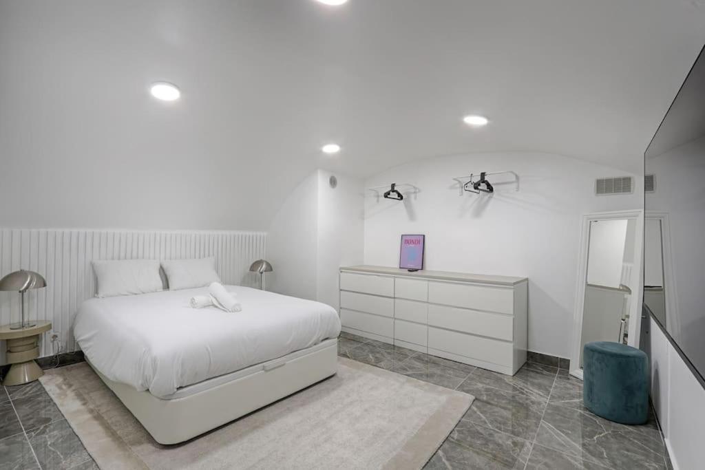 Buttes Chaumont Charming 4p Appartement Paris